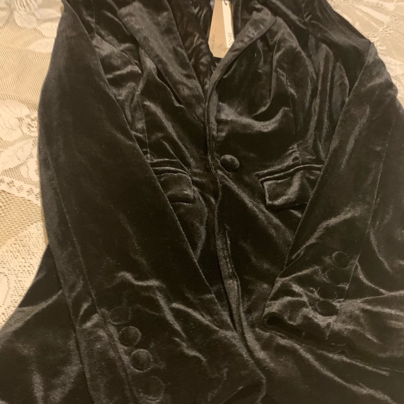 Do+Be black velvet jacket. - Picture 5 of 8